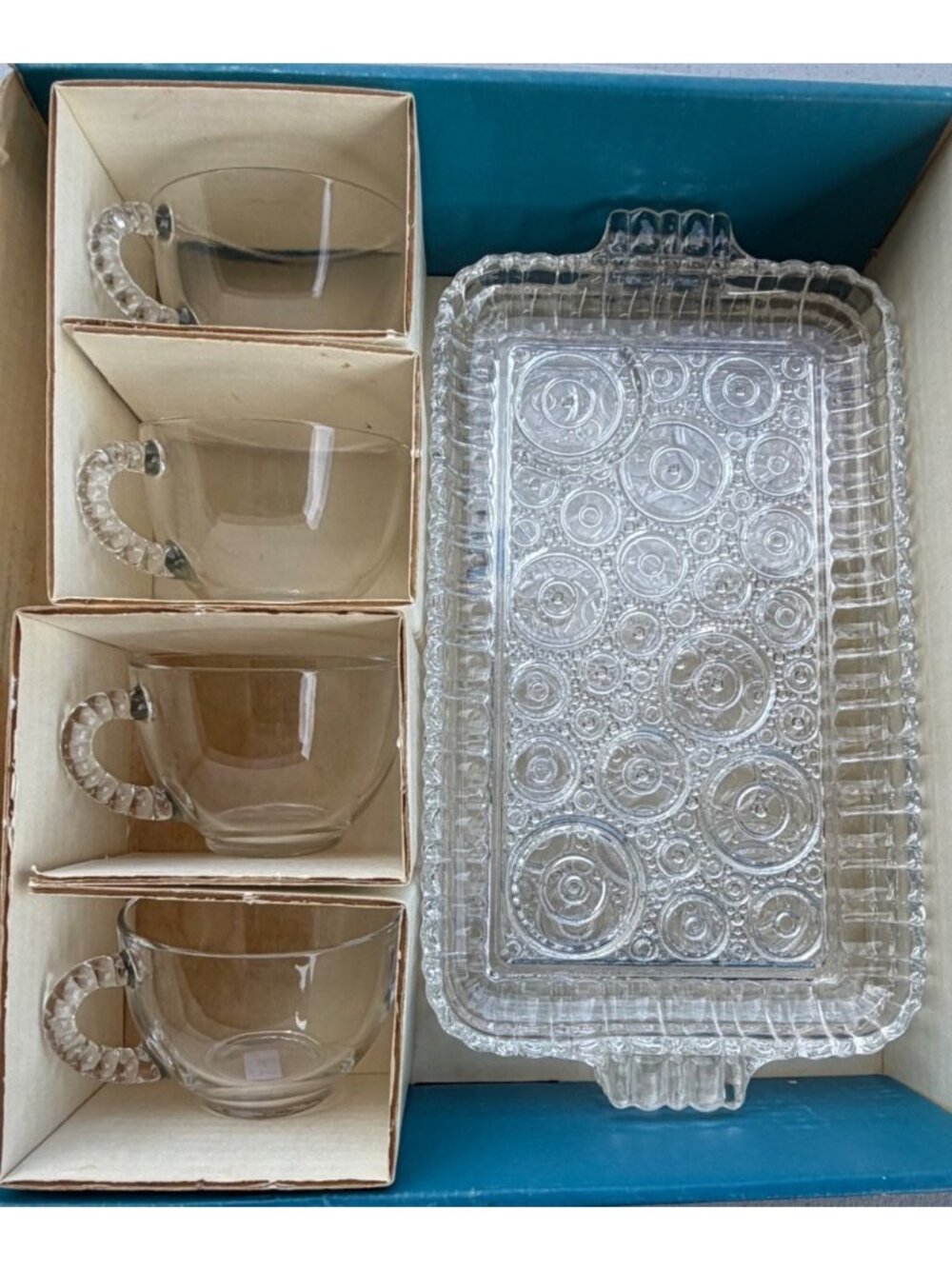 Unbranded 7-pc. Set 4 6 oz. Clear Glass Punch Cups & 3 Snack Trays (READ)